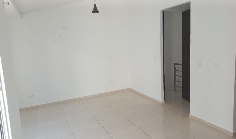 ARRIENDO CASA